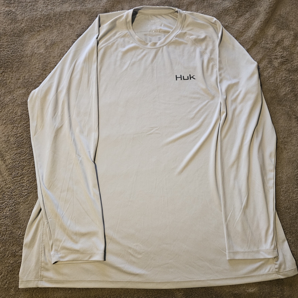 Huk Men's Performance Lomg Sleeve Tee - Light Gray w/ Green Camo Logo